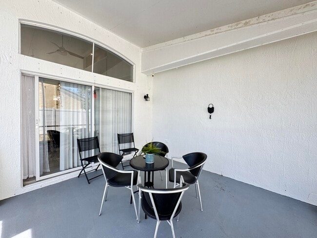 Building Photo - 6752 Green Island Cir