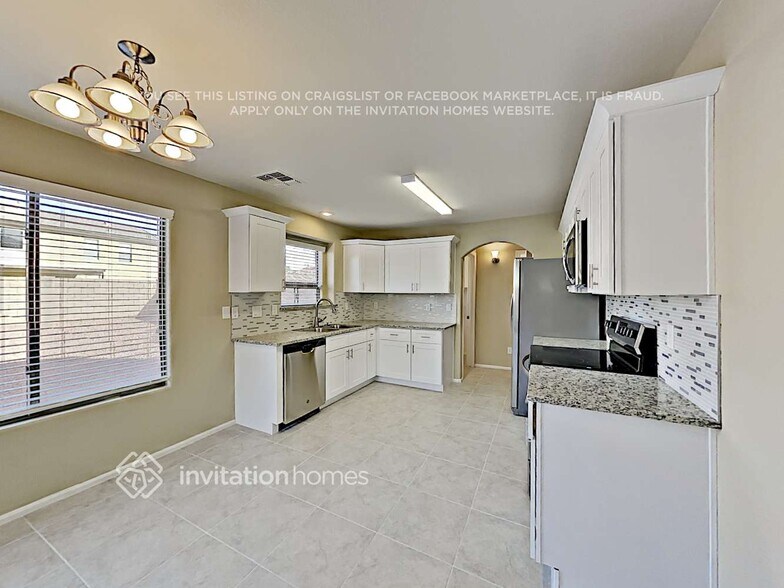 Building Photo - 12614 W Medlock Dr