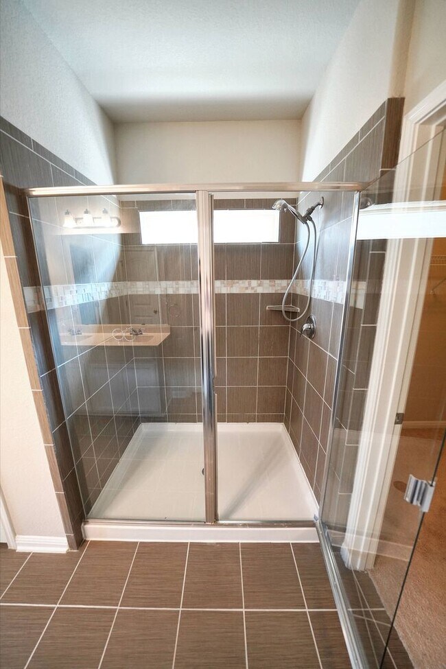 Building Photo - Beautiful Rental in Converse! Realtor Comm...