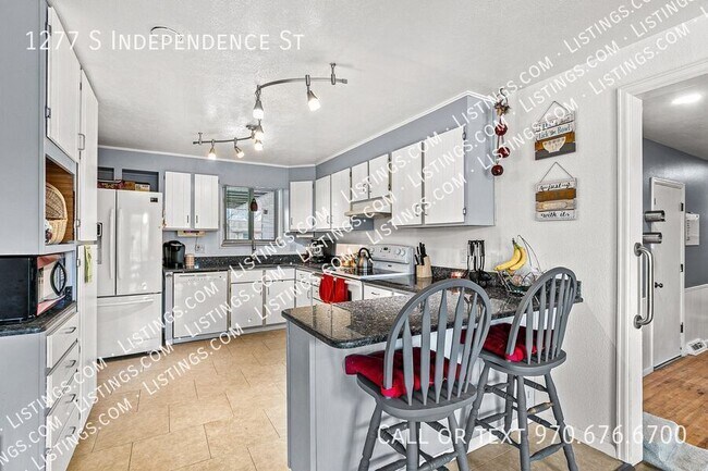 Building Photo - 1277 S Independence St