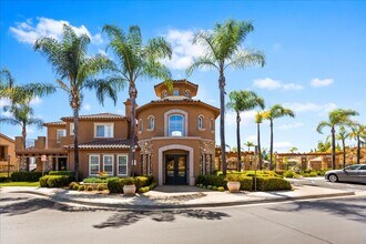 Building Photo - $3,456 - 2 Bed / 2 Bath Stunning Corner Un...