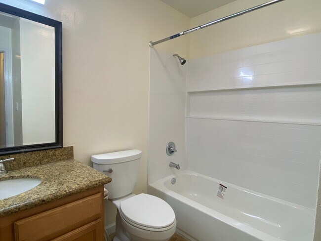Building Photo - Spacious 1-Bedroom Condo in Prime Sunnyvale Location