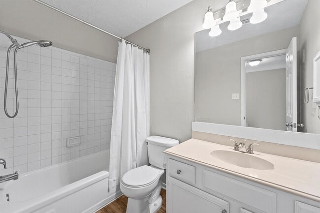 Building Photo - 16723 Quiet Trail Dr