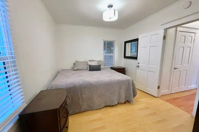 Building Photo - 8655 Clifton Way
