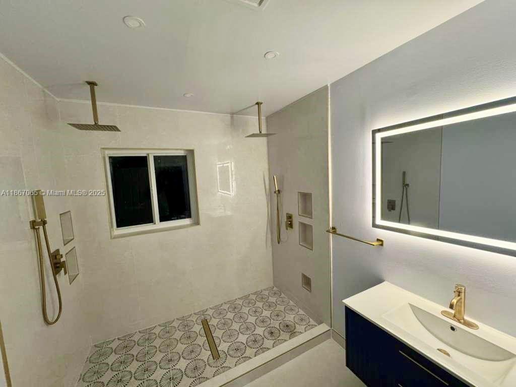 Building Photo - 586 NW 48th St