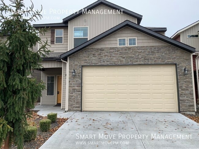 Building Photo - Adorable Two Story off Maple Grove. Neighb...