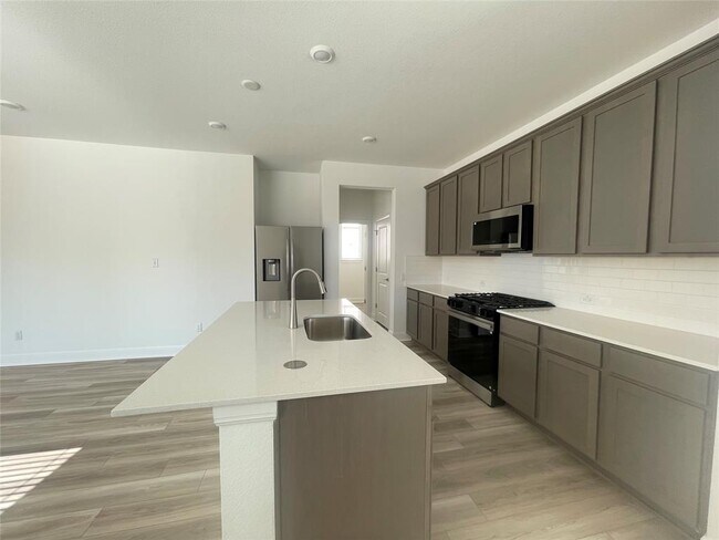 Building Photo - 544 Bauer Lp