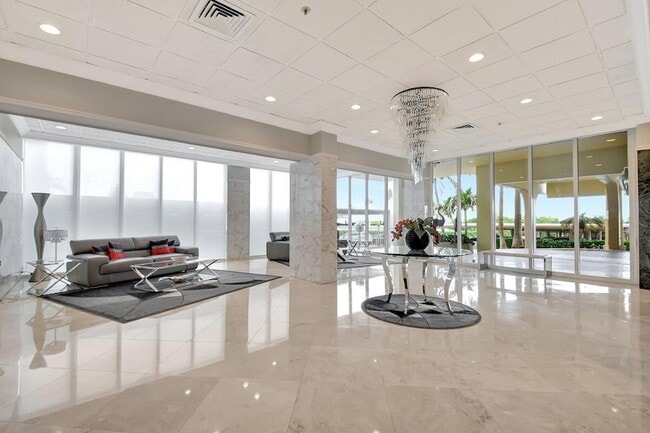 Building Photo - 5440 N Ocean Dr