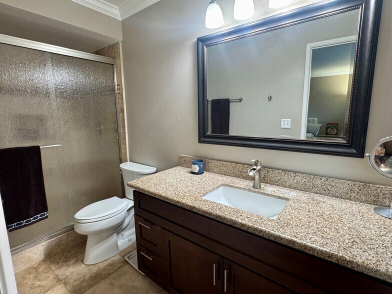 Primary bathroom - 3210 Merrill Dr
