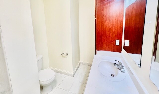 Building Photo - 2203 Inverness Dr