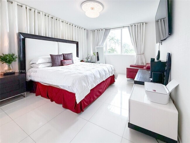 Building Photo - 253 NE 2nd St