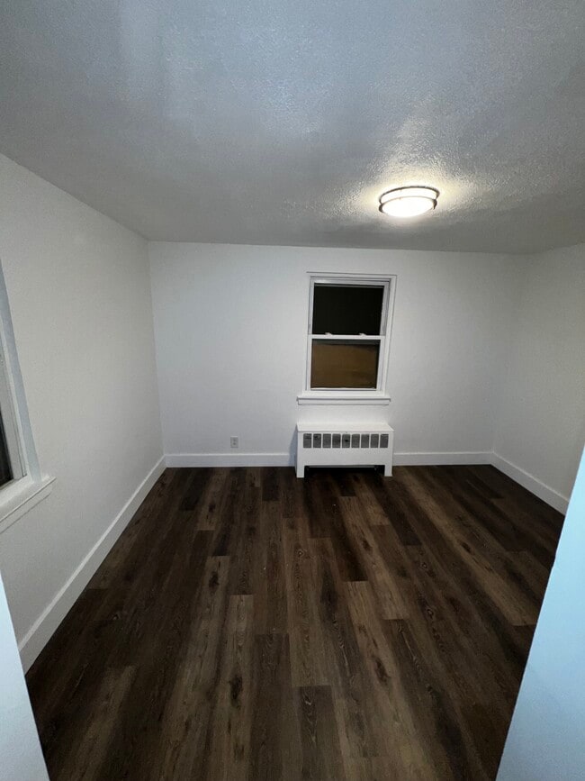 Building Photo - 9B Carolyn Ter