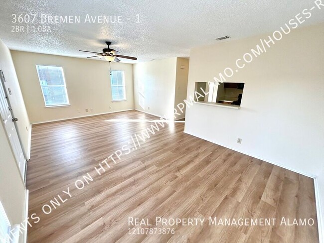 Building Photo - **APPLICATION RECEIVED** *MOVE IN SPECIAL!...