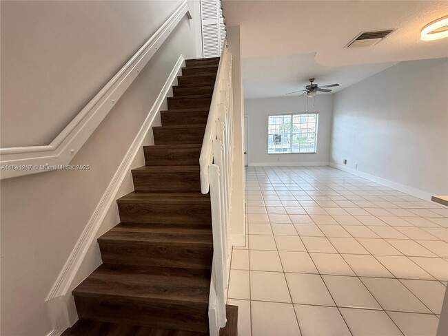 Building Photo - 16736 Hemingway Dr