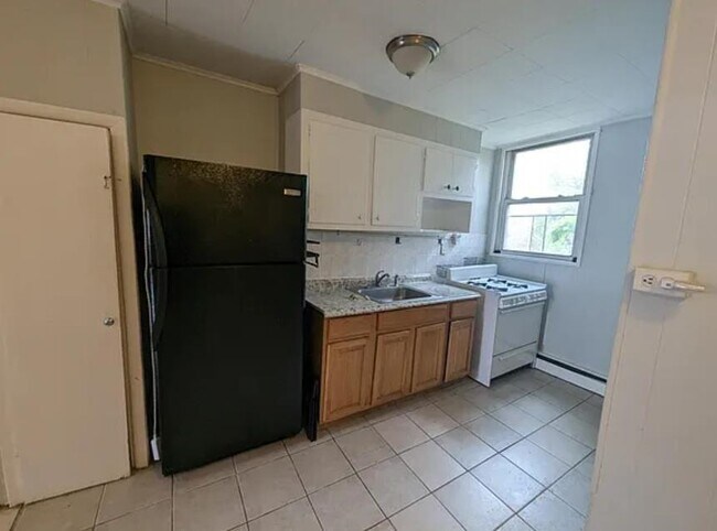 Building Photo - 187 Beacon Ave