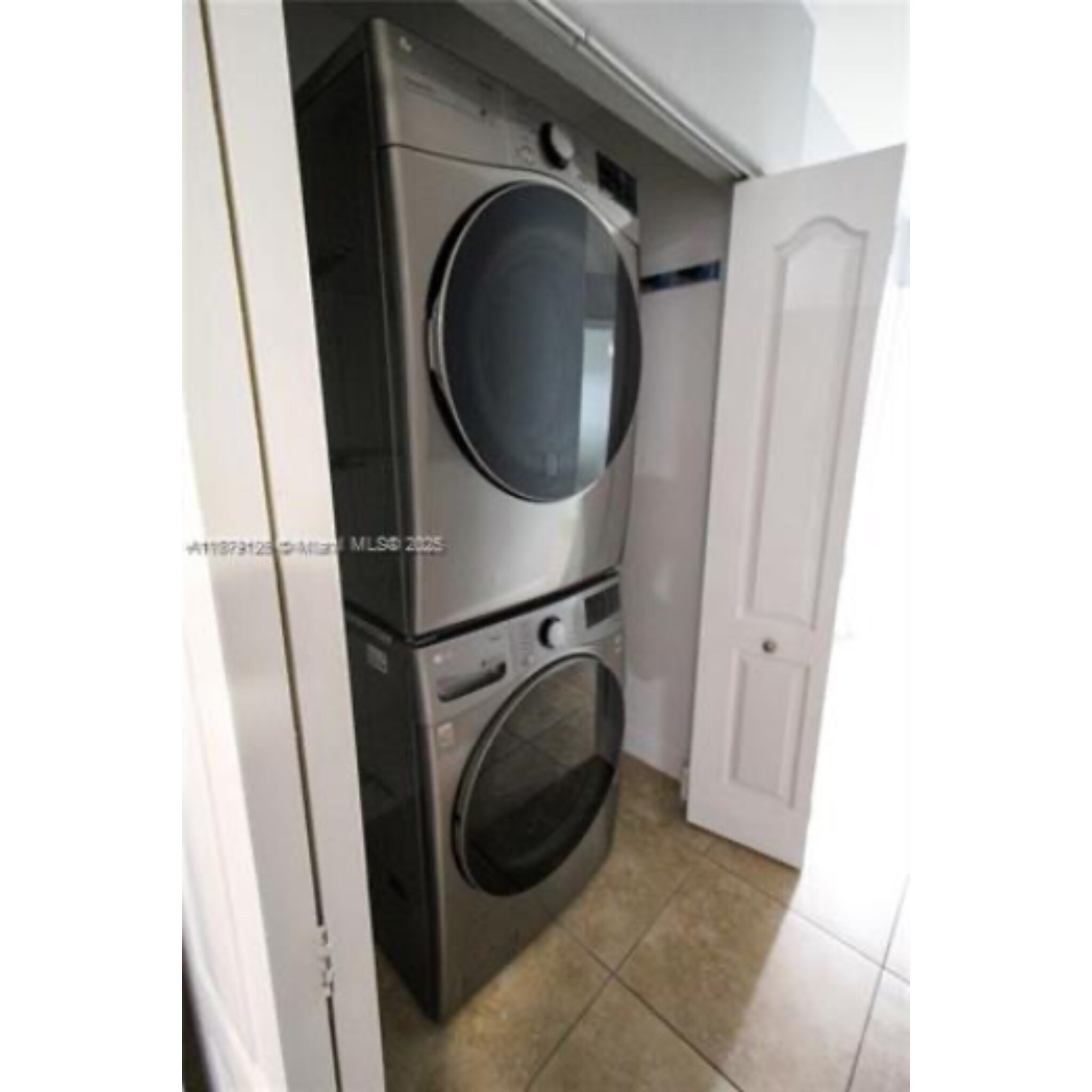 Building Photo - 10953 W Okeechobee Rd