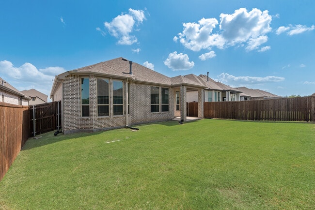 Building Photo - 3105 Columbia Dr
