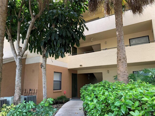 Building Photo - 9999 Summerbreeze Dr