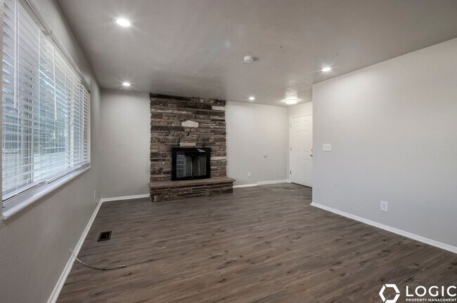 Building Photo - 7338 Rusty Dr