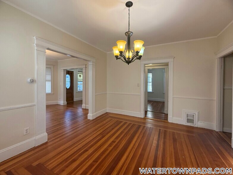 Building Photo - 93 Hillside Rd