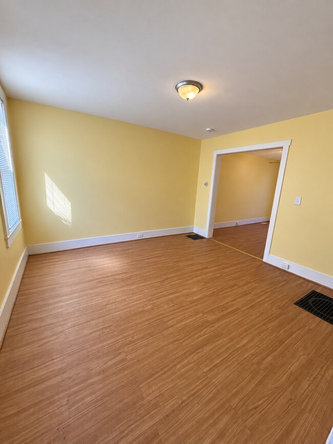 Building Photo - 3326 Lyndale Ave