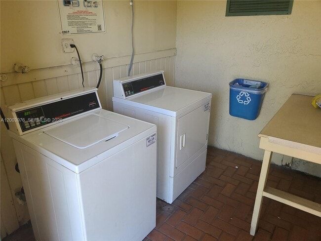 Building Photo - 9405 W Flagler St