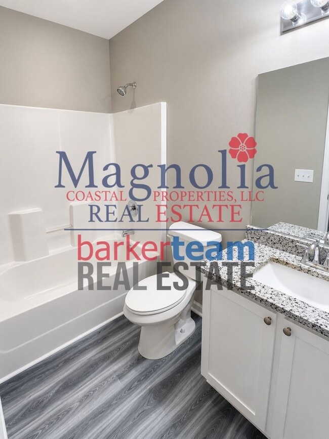 Building Photo - 3 Bedroom 2 Bathroom Home in Live Oak Subdivision - Richmond Hill