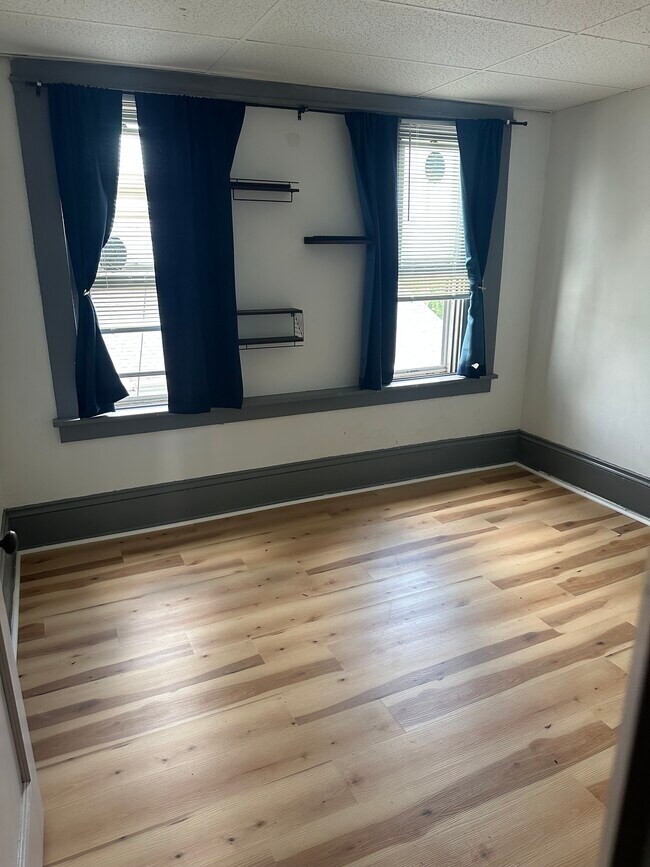 Building Photo - 1107 16th Ave