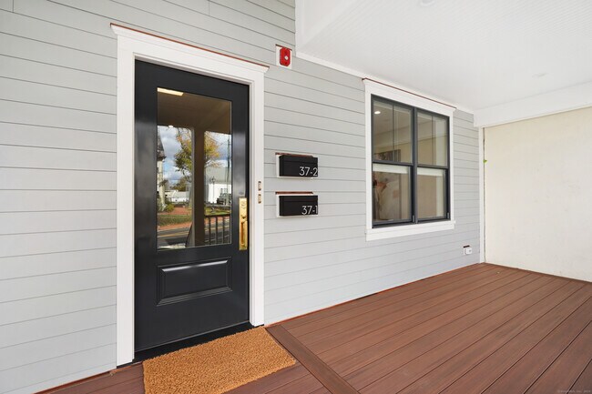 Building Photo - 31 East Ave