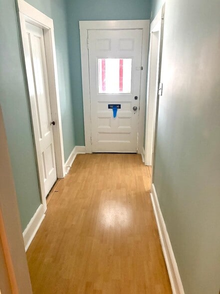 Building Photo - 74 Vernon St