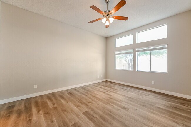 Building Photo - 2043 Angel Falls Dr