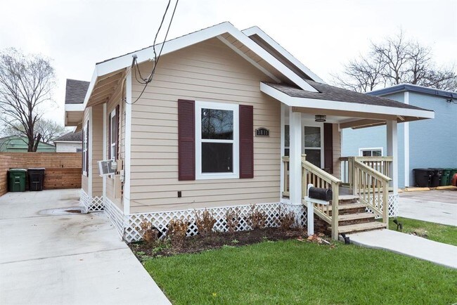 Beautiful home with a covered front porch. - 3811 Fox St