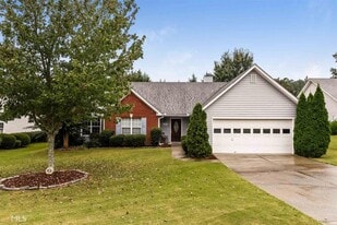 Rare ranch on level fenced lot - 387 Ayelsbury Ct