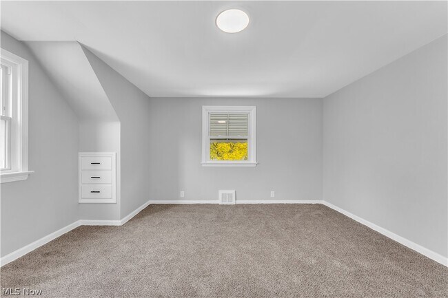 Building Photo - 5688 E 141st St