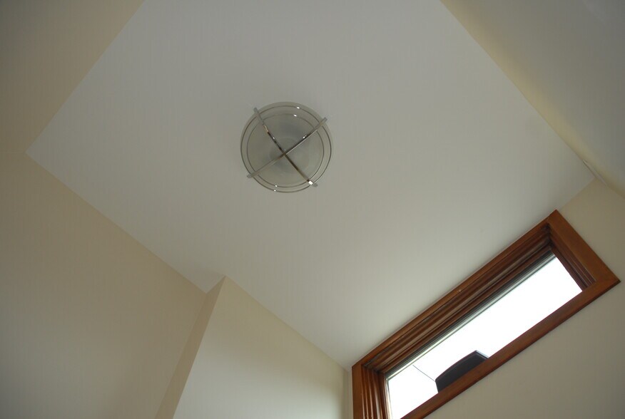 Building Photo - 1416 Hinman Ave