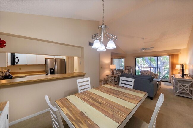 Building Photo - 646 Bird Bay Dr E