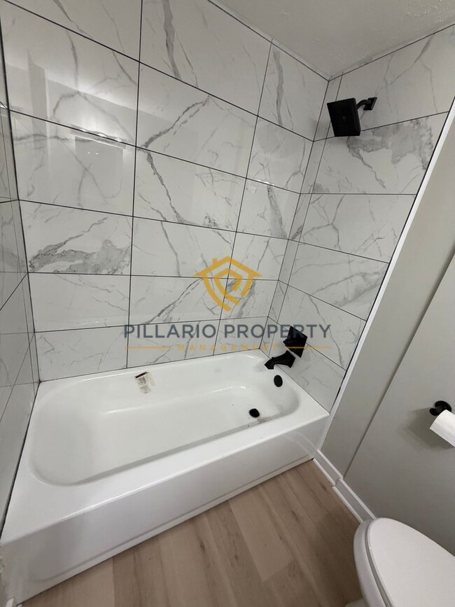 Building Photo - Freshly Renovated 3-Bedroom Home in Forest Manor, Available NOW!