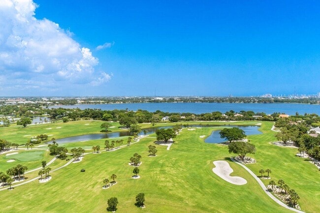 Building Photo - 1900 Consulate Pl