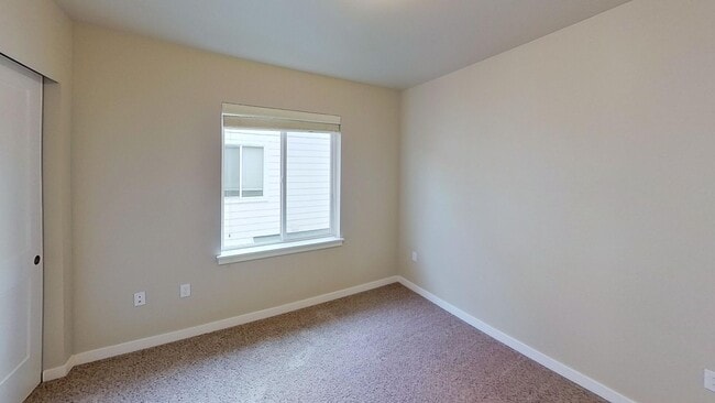 Building Photo - Beautiful 3-Bedroom Townhome w/ 2-Car Gara...