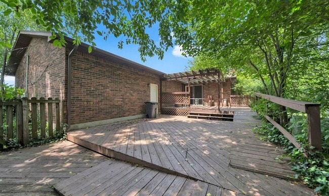 Building Photo - 809 Clifford Dr