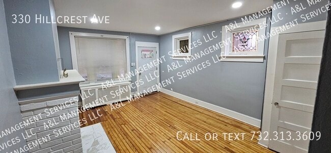 Building Photo - 330 Hillcrest Ave