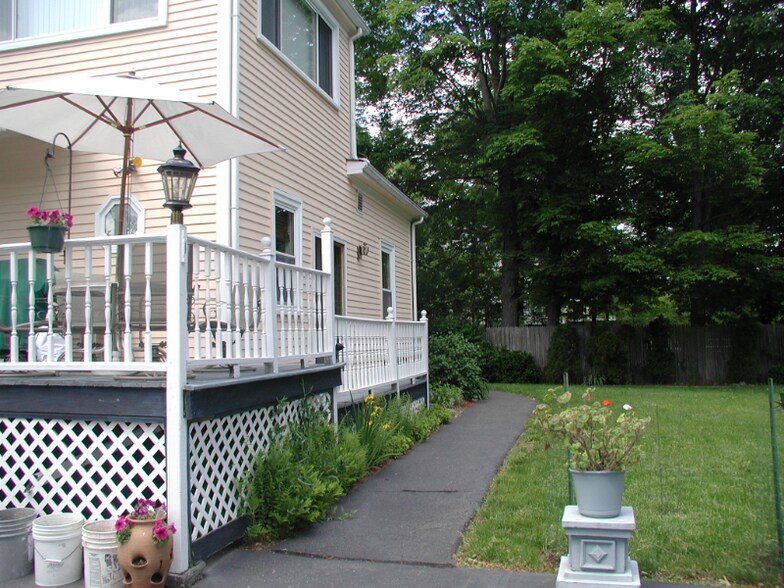 Primary Photo - 28 Muzzey St