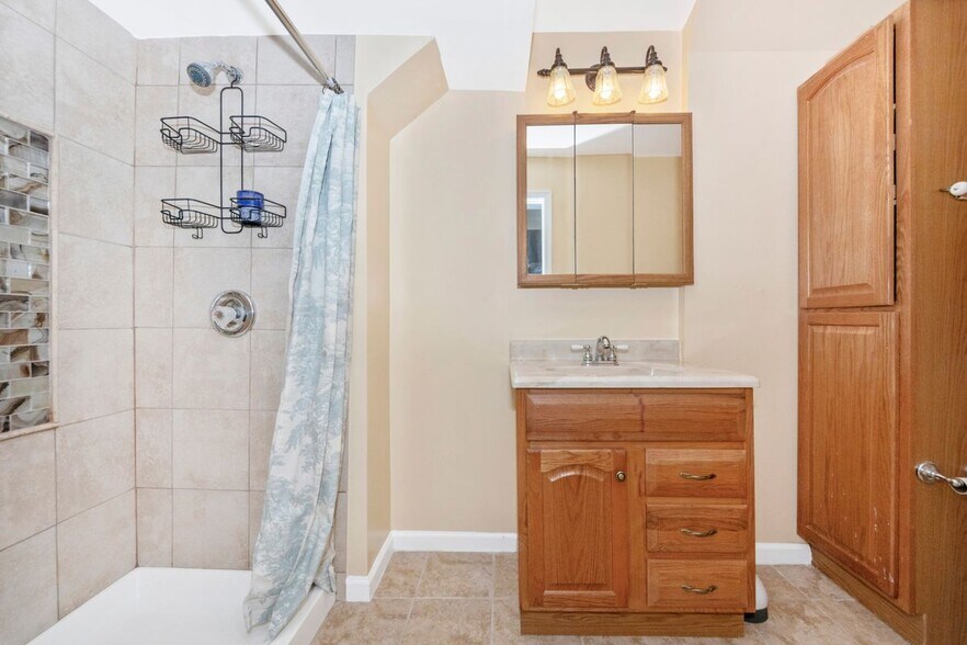 Building Photo - 8403 Black Willow Ct