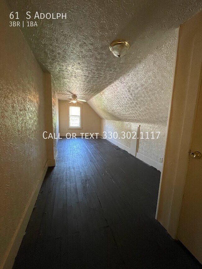 Building Photo - 61 S Adolph St