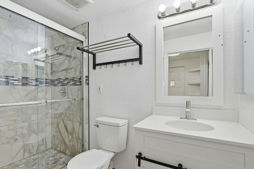 Building Photo - 10311 Ryan St