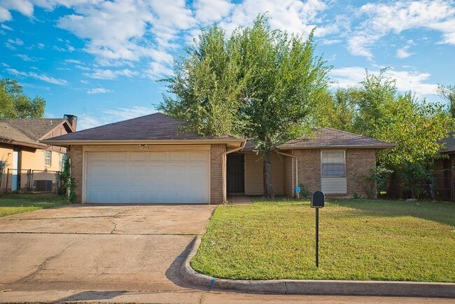 Primary Photo - 3208 SE 56th St