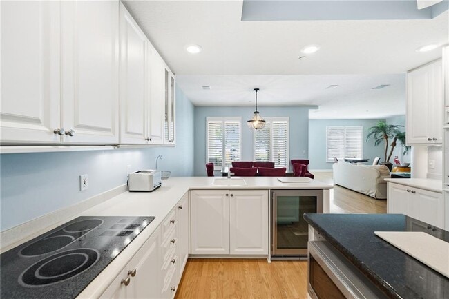 Building Photo - 515 5th Ave NE