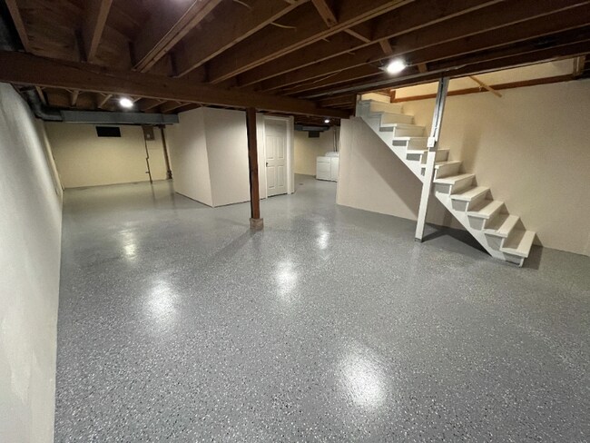 Building Photo - 601 E Mumford Dr