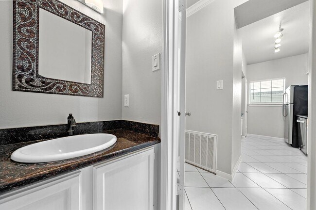 Building Photo - 7396 Regency Square Ct