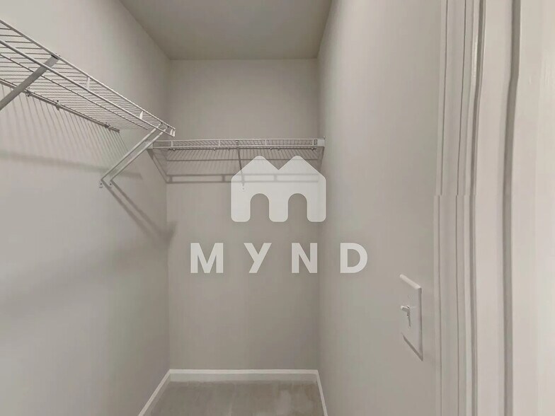 Building Photo - Room in Townhome on Sweet Lilac Wy